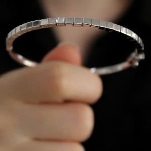 Tasarım 3 mm Cube Kelepçe (Beyaz)