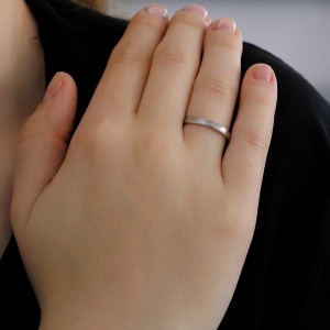 Bombeli 2mm Mat Beyaz Alyans (KADIN)