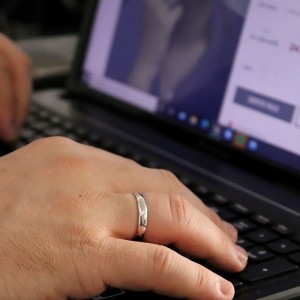 Bombeli 4mm Beyaz Alyans (Erkek)