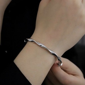 Auger Kelepçe (Beyaz)