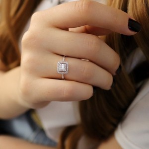 0.25 Karat Pırlanta Baget Yüzük