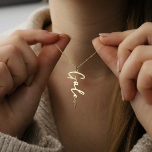 Kişiye Özel Tasarım İsim Yazılı Kolye