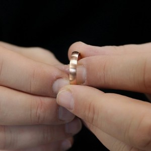 Bombeli 4mm Mat Rose Alyans (ERKEK)