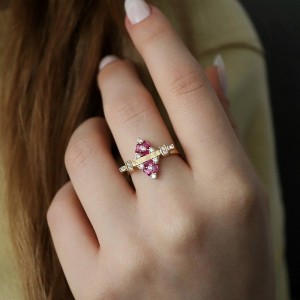 Red Triangle Yüzük