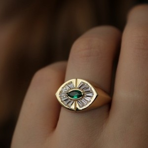 Queen's Green Yüzük