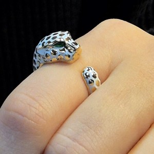 Beyaz Mineli Kaplan Yüzük